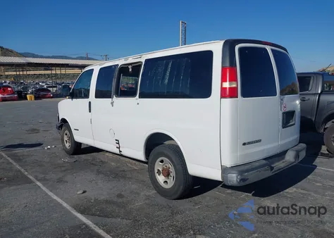 2005 Chevrolet Express G3500 from USA, damaged, VIN 1GAHG35U951265926